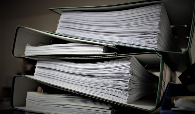 Apune epoca dosarului cu șină | Instituțiile publice NU MAI AU VOIE să ceară copii ale actelor emise de organizații ale statului