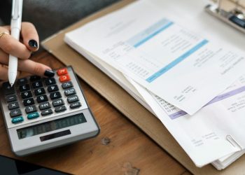 Facturile la electricitate ÎNTÂRZIE în noiembrie | Care este explicația