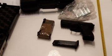 VIDEO. Peste 100 de percheziții în zeci de județe, printre care Bihor și Satu Mare | Sunt căutate arme de foc, introduse ilegal în țară, din Ungaria, prin firme de curierat