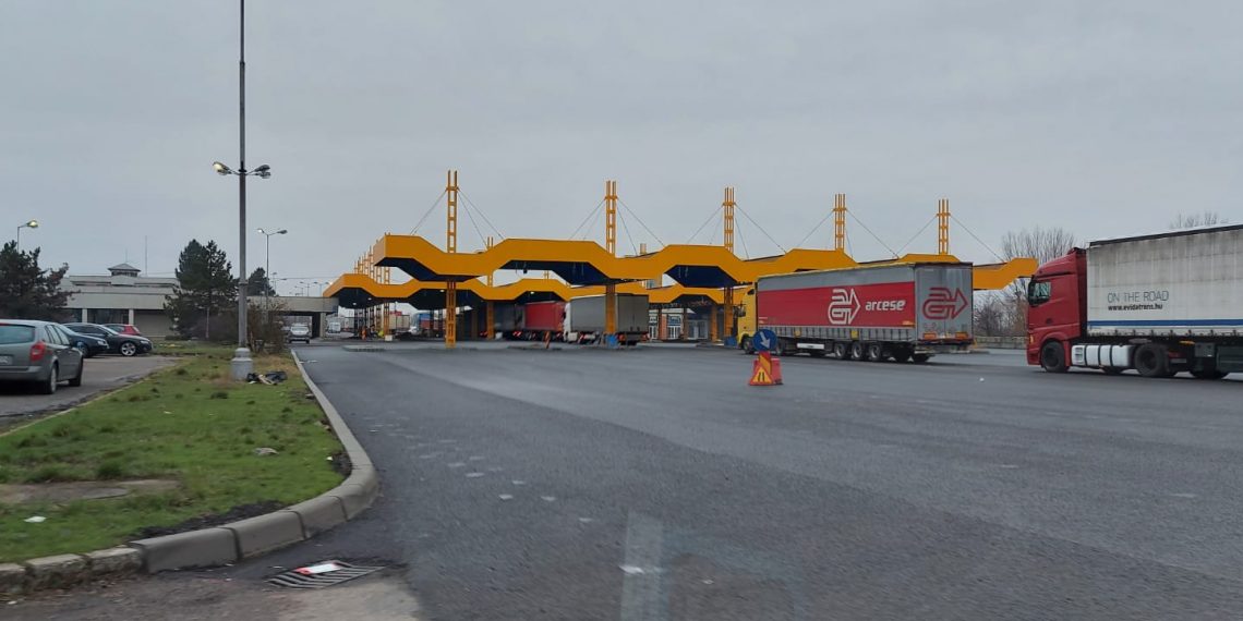 VIDEO-FOTO. Descinderi DGA în punctul de frontieră Borș, într-un caz de corupție | 6 polițiști de frontieră au fost duși la audieri