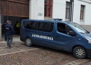VIDEO-FOTO. Descinderi DGA în punctul de frontieră Borș, într-un caz de corupție | 6 polițiști de frontieră au fost duși la audieri