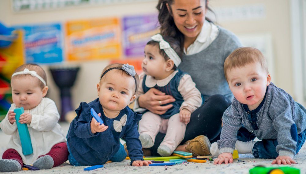 Creșele vor primi şi copii nou-născuţi | Legea Educației a fost modificată