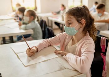Elevii ar putea avea o nouă materie din anul următor de învățământ: educația pentru mediu
