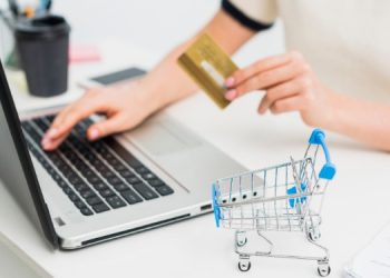 Noi obligații pentru vânzătorii online, aprobate de Guvern