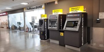 Prima bancă din România care renunță la operațiunile cu numerar | Cum vor putea fi scoși banii din conturi (DOCUMENT)