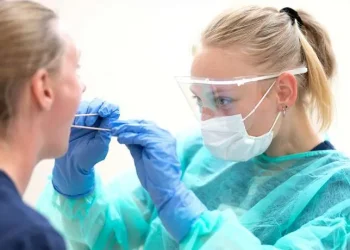 Proiect | Medicii de familie vor primi 50 de lei pentru fiecare test COVID făcut