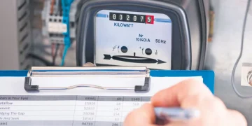 Lege nouă pentru facturile la gaze și energie electrică | Contorul se citeşte la maximum 3 luni, iar factura de regularizare se emite pe cel mult 3 luni