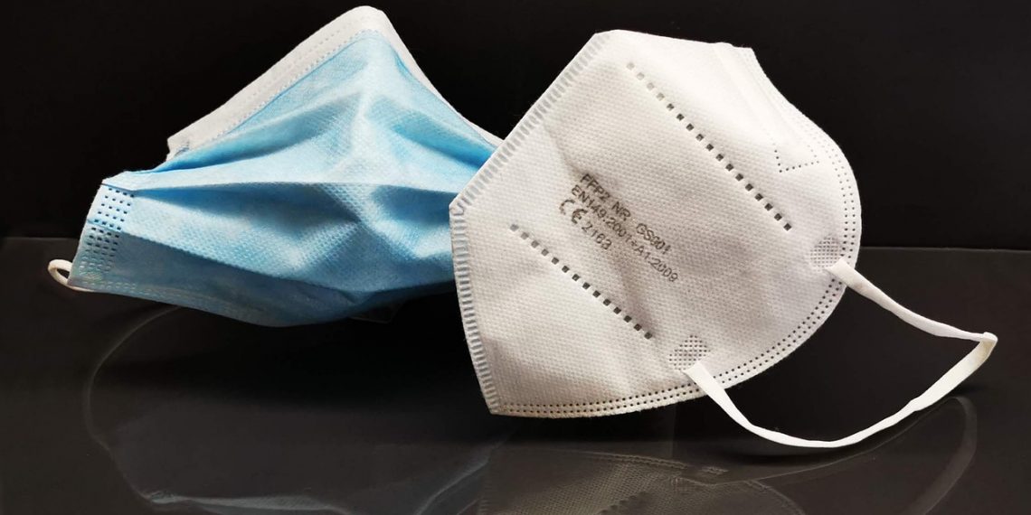 Propunere CNSU | Din 8 ianuarie vor fi obligatorii ÎN TOATE SPAȚIILE măștile de protecție de tip medical sau FFP2. Măștile textile vor fi interzise