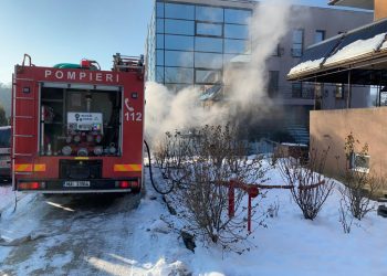 FOTO-VIDEO. Incendiu la un hotel din Băile Felix | Focul a izbucnit la sauna clădirii