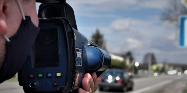 Prins cu 130 km/h între Oradea și vama Borș, un șofer a scăpat FĂRĂ amendă | Ce greșeală din procesul-verbal l-a salvat