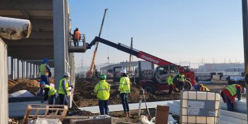 Aproximativ 180.000 de salariați, în Bihor | În ce domenii se câștigă cel mai bine