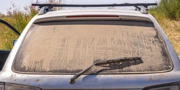 Amenzi de până la 1160 de lei dacă veți conduce o mașină cu geamuri murdare