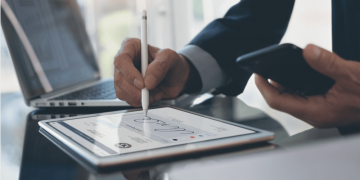 Semnătura electronică, obligatorie de la 1 martie | Măsura – aplicată pentru firme, asociații și PFA