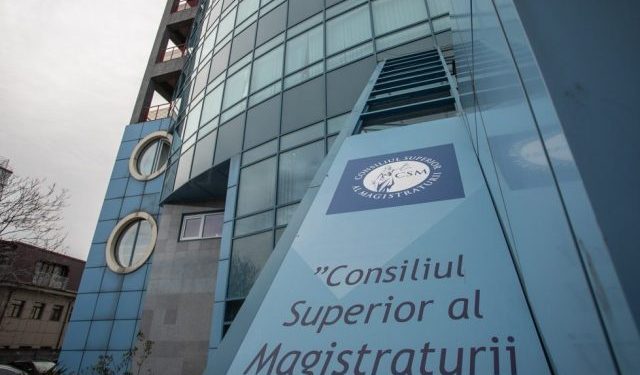 Procurorul Iulian Păncescu, din Parchetul General, acuzat că ar fi clasat dosarul unui magistrat, deși competența aparținea SIIJ, a scăpat de sancțiunea disciplinară | Surse: magistratul ”clasat” ar fi judecătoarea Crina Muntean, de la Tribunalul Bihor