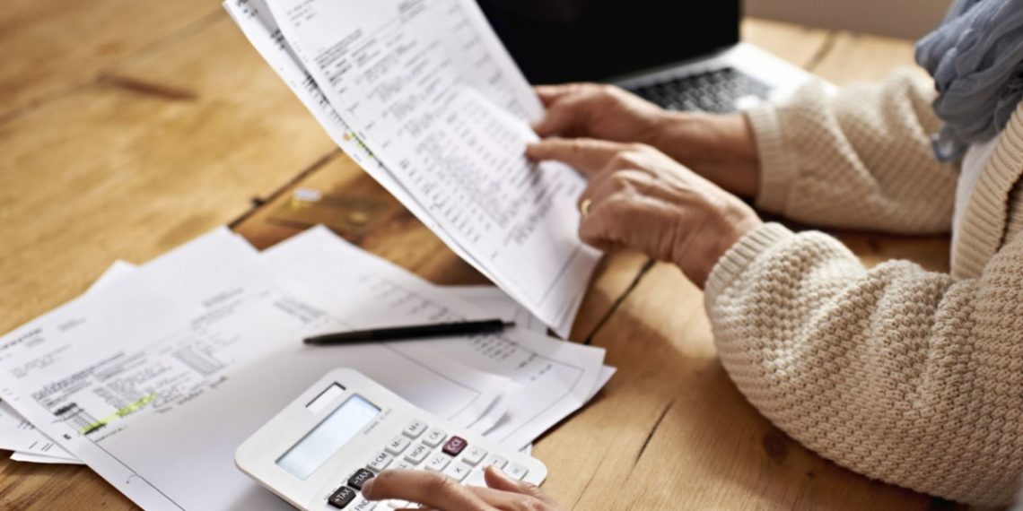 Poate fi administratorul în fapt al unei asociații de proprietari anchetat pentru delapidare? | Sesizare HP