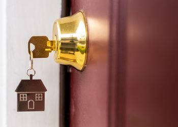 Persoanele fizice care își închiriază apartamentele prin AirBNB sau Booking trebuie să dețină un certificat de clasificare | DOCUMENT
