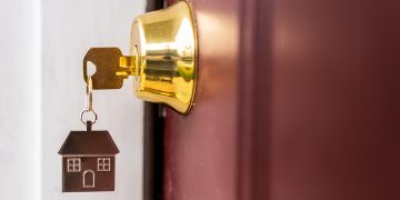 Persoanele fizice care își închiriază apartamentele prin AirBNB sau Booking trebuie să dețină un certificat de clasificare | DOCUMENT