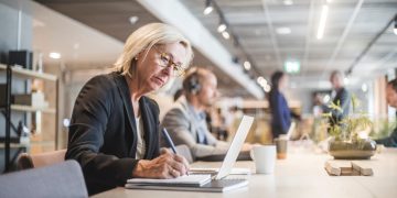 Săptămână de lucru de patru zile pentru români | Proiectul de lege a fost înregistrat la Senat