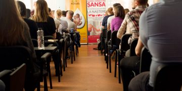 Școala Mamei | Reîncepe programul de cursuri pentru femeile gravide din Oradea