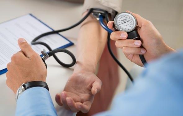 Refugiații din Ucraina pot beneficia de servicii medicale în România | Program prelungit la CAS Bihor pentru procesarea documentelor