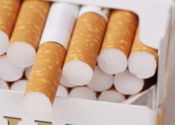 20.000 de lei amendă și chiar închiderea unității pentru vânzarea de țigări minorilor | Legea a fost promulgată