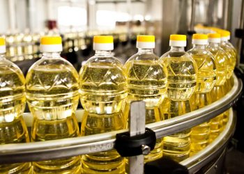 Prețul uleiului a luat-o pe… ulei | Produsul s-a scumpit cu aproape 9% în acest an