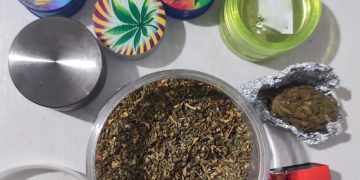 VIDEO | Percheziții în Bihor și alte două județe, într-un dosar de trafic de droguri