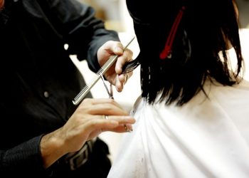 ANAF | Ce obligații fiscale au cei care lucrează în saloane de înfrumusețare
