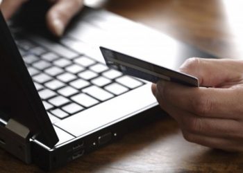 Instituțiile publice și furnizorii de utilități, obligați să accepte și plata online | De când intră în vigoare măsura