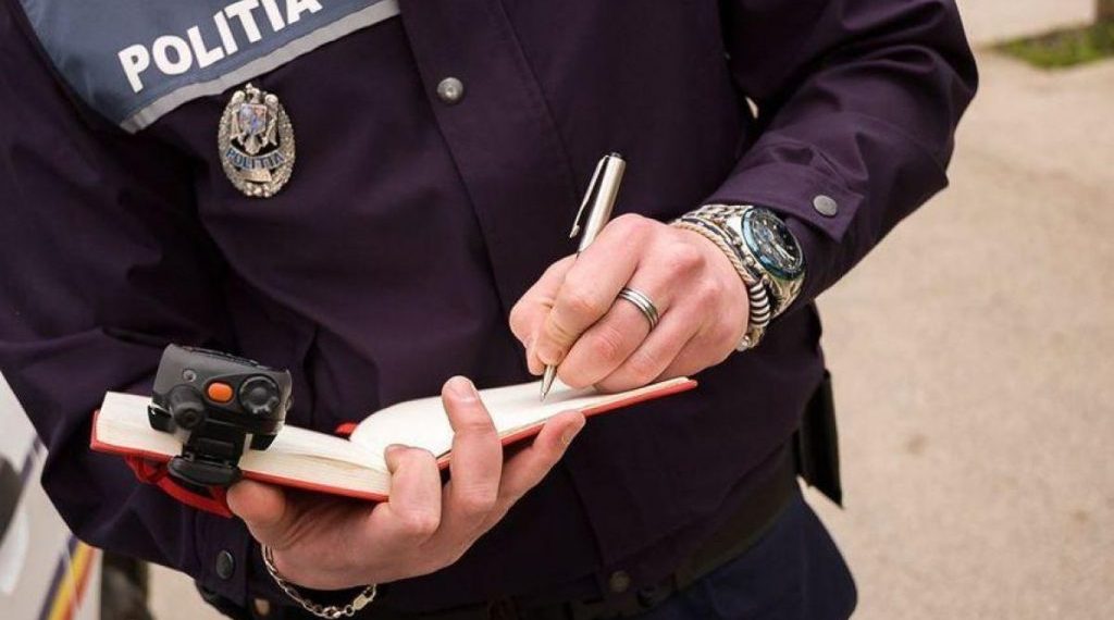 O persoană poate sta la Poliţie, pentru verificarea indentităţii, cel mult 12 ore | Legea a fost promulgată