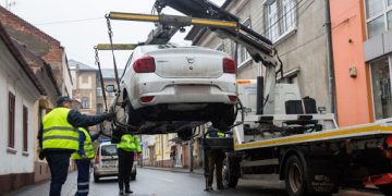 Mașina de filaj de la Antidrog, ridicată de Poliția Locală chiar în timpul unui flagrant