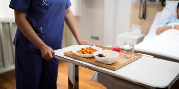 Alocația de hrană acordată bolnavilor din spitale se va dubla de la 1 iunie | Lege promulgată