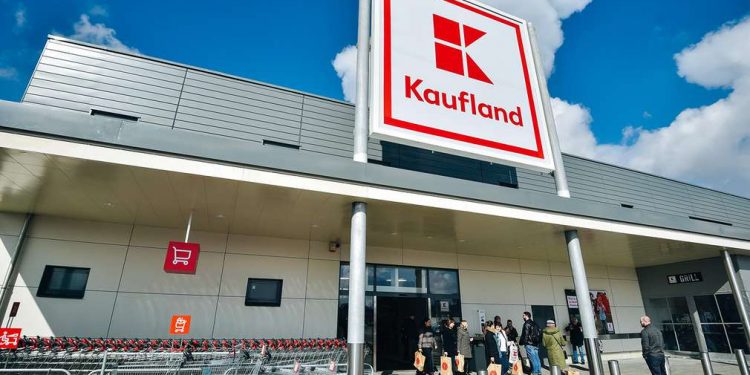 Kaufland, amendat după ce un agent de pază ar fi folosit ”necorespunzător” datele unei cliente