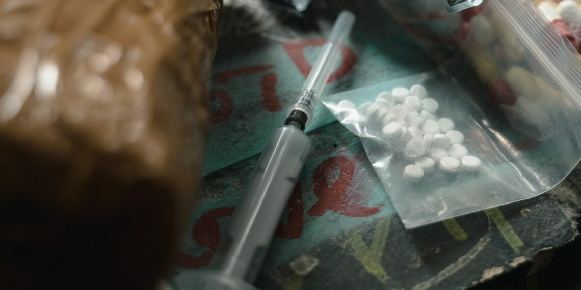 Pedepse mai mari pentru traficanții și consumatorii de droguri | Proiect adoptat în Senat: închisoare de până la 15 ani