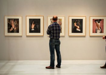 CSM: auditorii de justiție nu pot vinde picturile pe care le expun la o galerie | În plus, nu pot fi manageri ai unor instituții publice de cultură