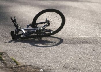 Un băiat de 14 ani a murit, după ce a căzut cu bicicleta de pe un pasaj rutier din Oradea