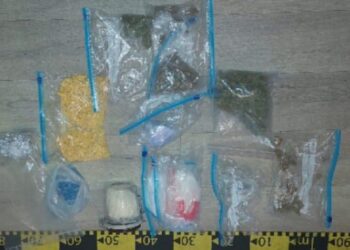 FOTO-VIDEO. Un bărbat care deţinea cantităţi importante de droguri, reţinut de DIICOT