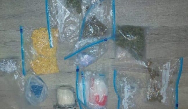 FOTO-VIDEO. Un bărbat care deţinea cantităţi importante de droguri, reţinut de DIICOT