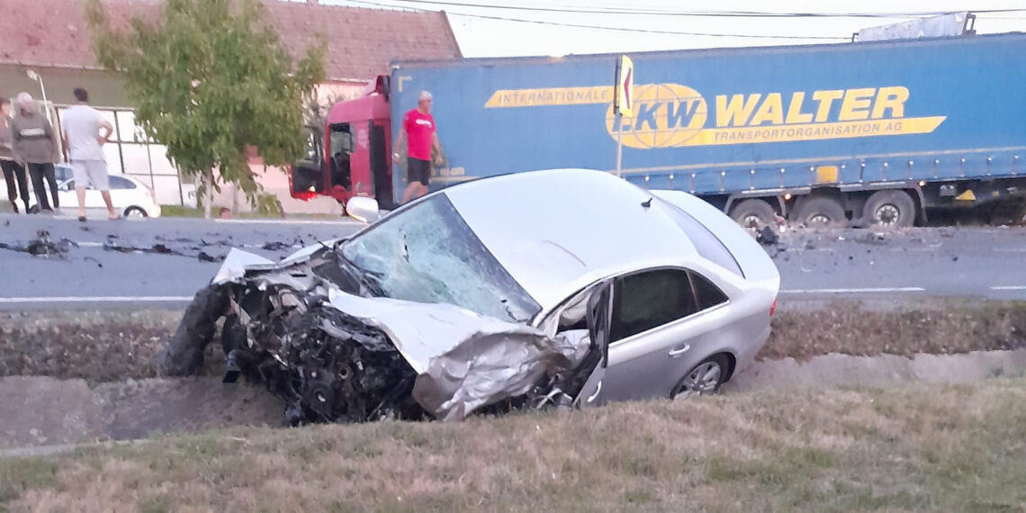 Accidentul mortal de la Nojorid, provocat de un șofer din Oradea, cu permisul anulat | O femeie de 25 de ani a murit, un copil de 2 ani a fost grav rănit