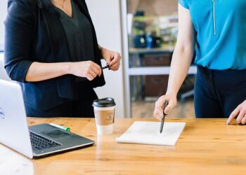 Funcționarii publici se vor putea transfera doar cu acordul șefilor (Proiect)