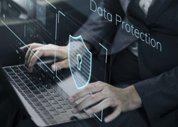 Baza de date a unei firme de curierat, cu informații despre mai bine de 26.000 de persoane din România, scoasă la vânzare pe internet