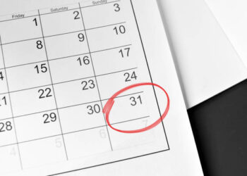 Românii ar putea să-și recupereze zilele libere legale care pică la sfârșitul săptămânii (Proiect)