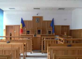 Secretara unei primării din Bihor, înjurată și amenințată de un localnic, în propriul birou | Ce pedeapsă a primit agresorul