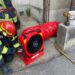 FOTO-VIDEO. Incendiu la un bloc de locuințe cu opt etaje, din Oradea | Focul a pornit de la un polizor folosit de către muncitorii care lucrau la rețeaua de termoficare