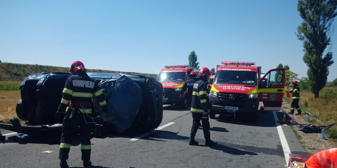 VIDEO. Tragedie pe DN 1, în Bihor | Un copil și un bărbat au murit într-un accident, la Uileacu de Criș. Alți doi copii și o femeie sunt în stare gravă