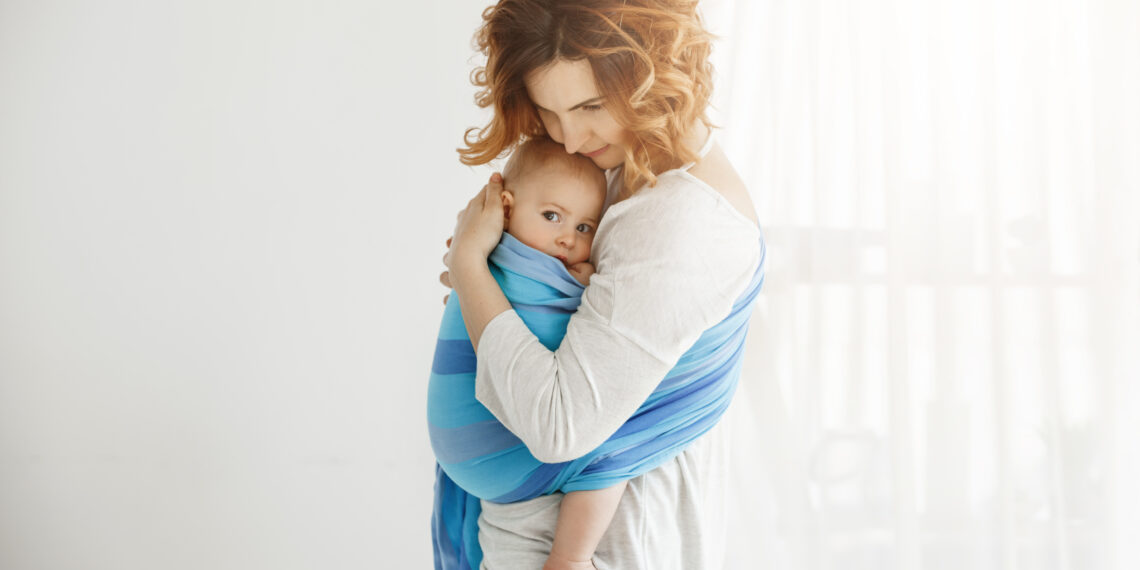 Sprijin de 2.000 de lei pentru mamele aflate în dificultate | Condiții