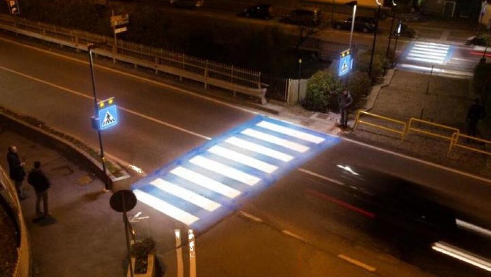 Modelul Oradei, extins prin lege la nivel național | Trecerile de pietoni din localități – iluminate cu sisteme LED