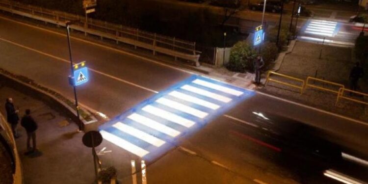 Modelul Oradei, extins prin lege la nivel național | Trecerile de pietoni din localități – iluminate cu sisteme LED