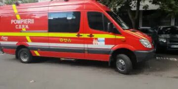 VIDEO. Tragedie într-un bloc din Oradea | O femeie a murit, iar alta a ajuns, în stare de inconștiență, la spital, intoxicate cu gaz din butelie