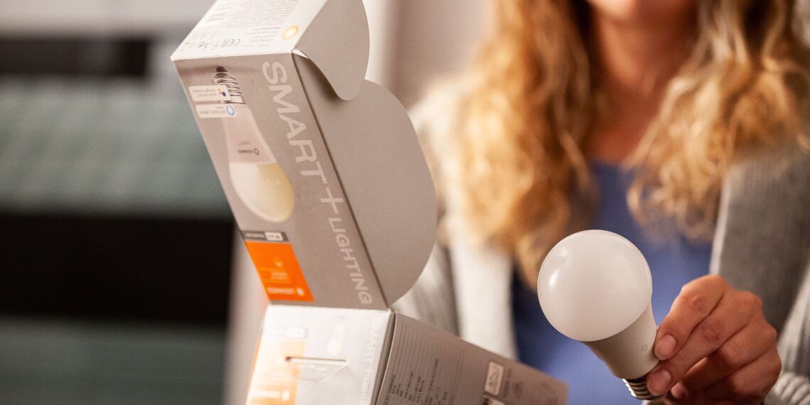 Rabla pentru becuri: dai unul vechi și primești un voucher de 200 de lei